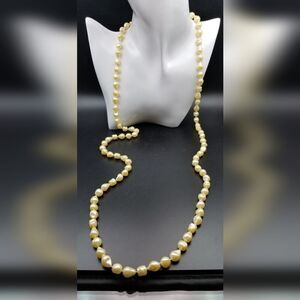 The brides confession Saltwater costume pearl evening wear necklace. N209